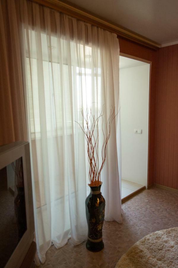 Мода В Доме 03 Apartamento Uralsk Exterior foto