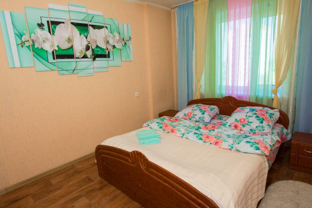 Мода В Доме 03 Apartamento Uralsk Exterior foto